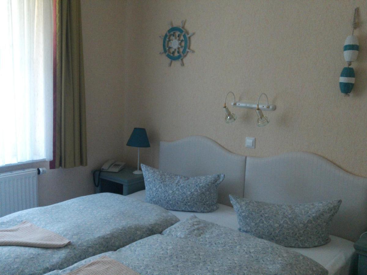 Landhotel Ostseetraum & Fewo Росток Номер фото